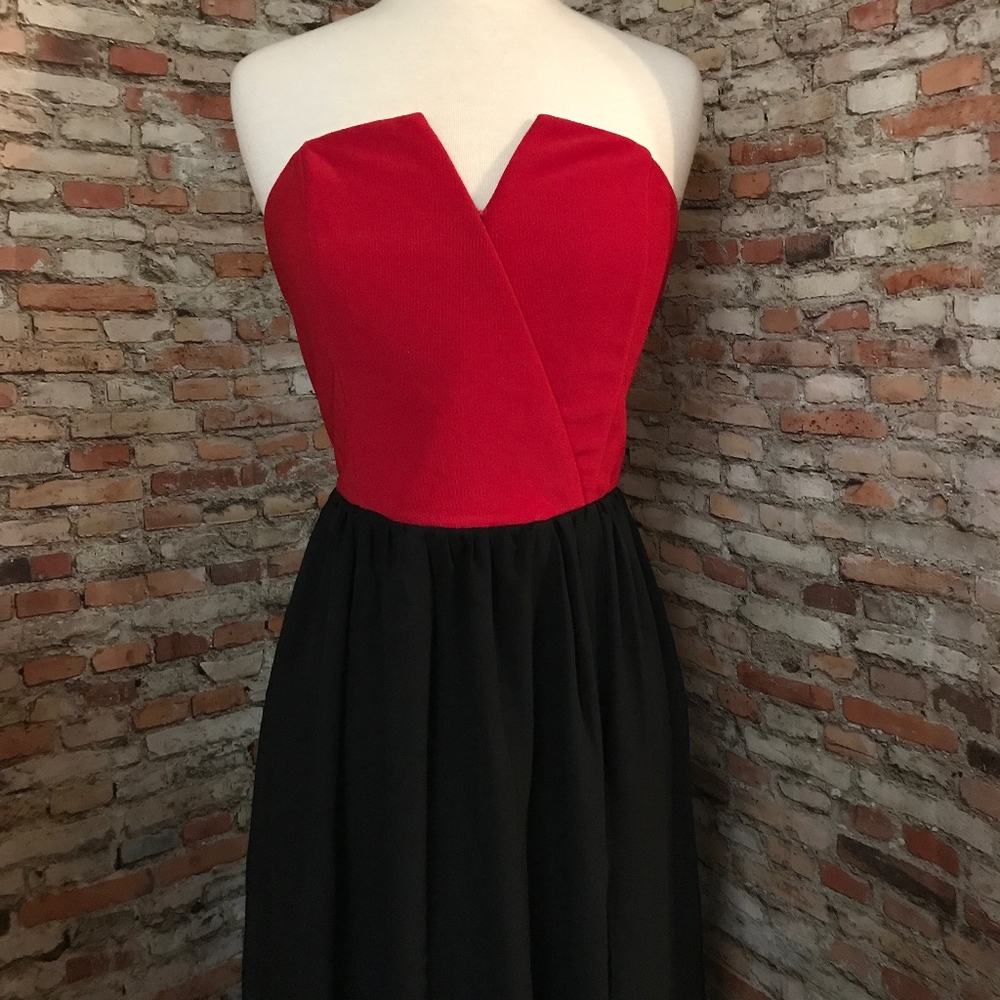 STRAPLESS FORMAL MAXI DRESS